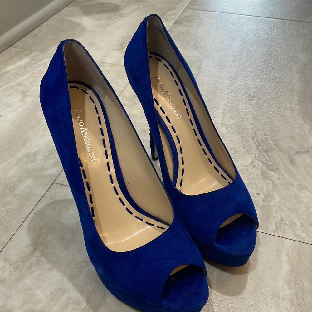 Dark blue suede peep toe Enzo Angiolini pumps